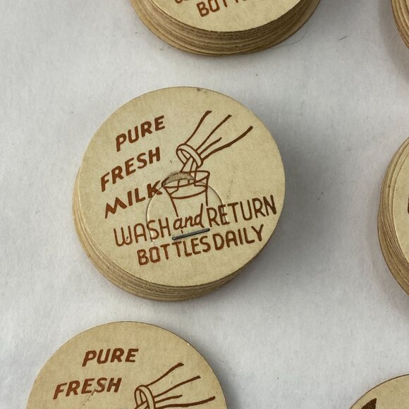 Vintage Mixed Lot Of Over 100 Milk Caps With Pure Fresh Milk Advertisement - Picture 2 of 8